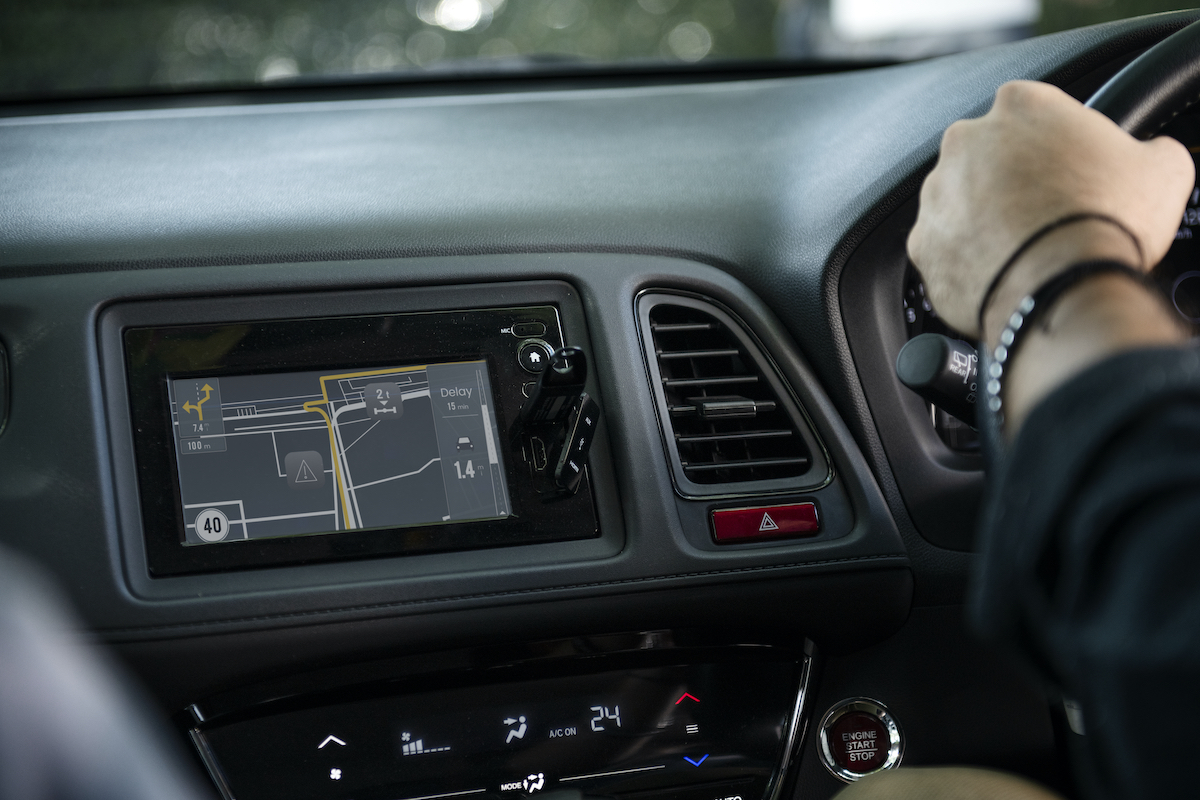 Dlaczego warto wybrać autoryzowany serwis nawigacji samochodowych dla Twojego urządzenia?